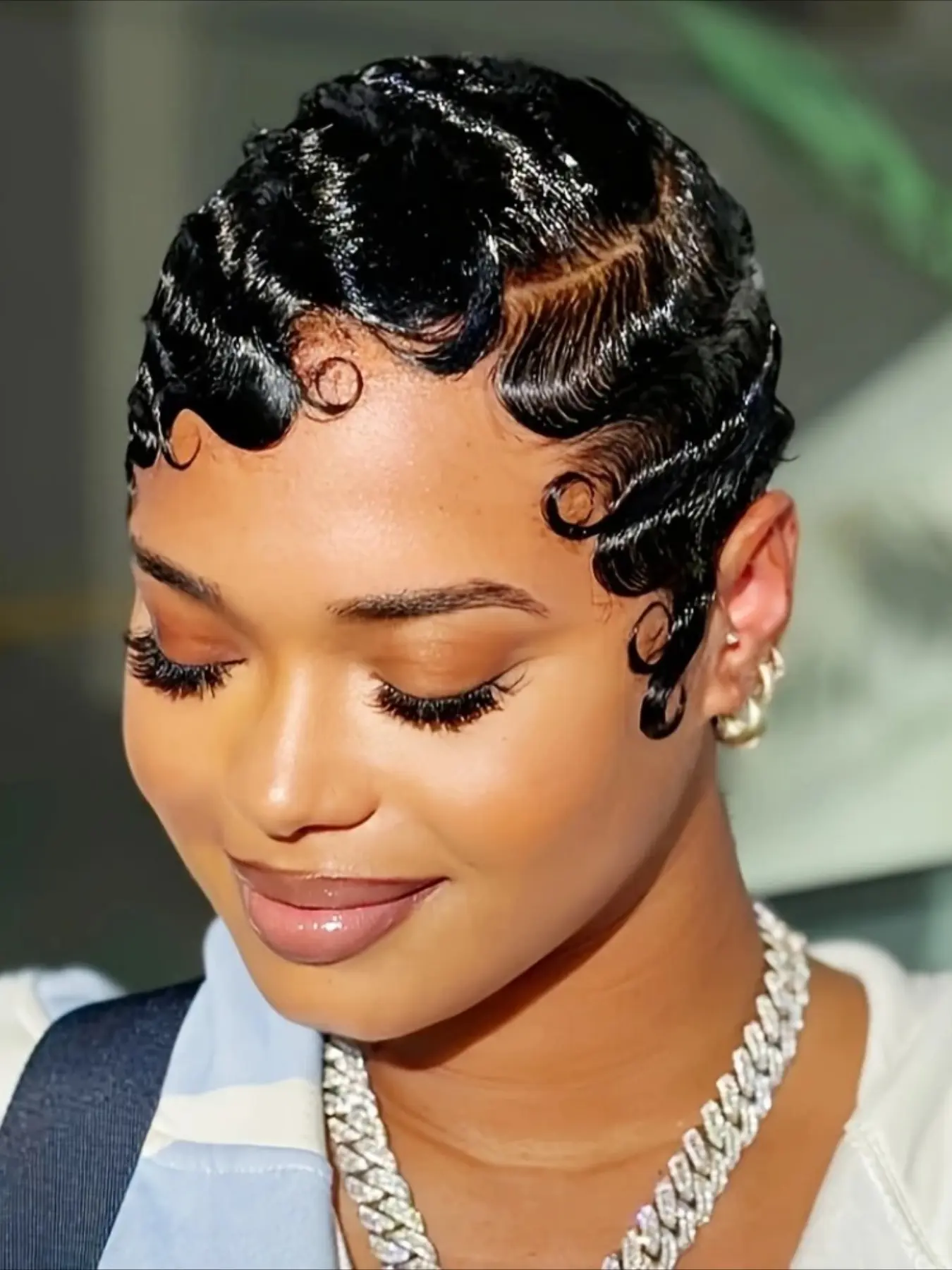 Pixie Cut Curly Wave Finger Wave Wig for Women 13x4 Transparent Lace Frontal Wig Halloween Wig Natural Looking Wig Curly Wave Wigs
