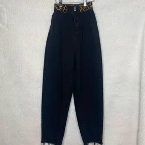 Fashion Nova high rise straightleg jeans