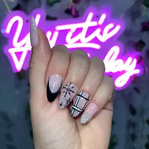 Custom Press On Nails