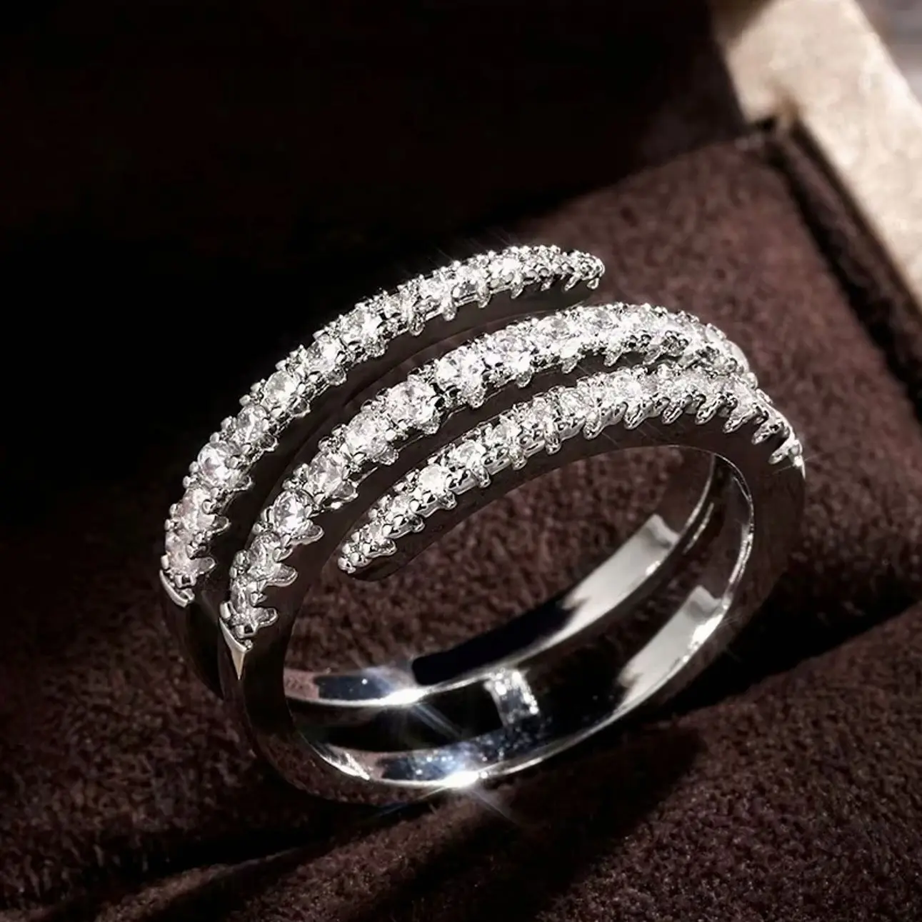 Surround Shape CZ Finger Ring, Shiny Crystal Bridal Band, Modern Statement Jewelry for Party and Wedding