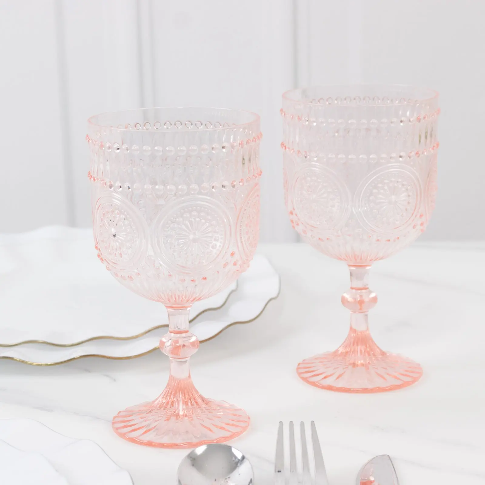 12 Pack Plastic Wine Goblets, 15oz Reusable Shatterproof Blush Vintage Drinkware – Embossed Floral Pattern Decorative Cups