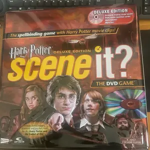 Scene It? DVD Board Game (2005) –Complete with Figures, Cards & DVD
