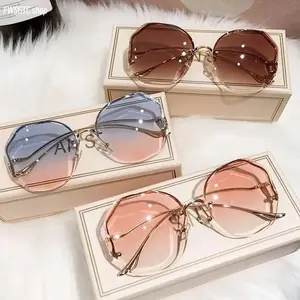 3-Pack Women’s Metal Frame Oversized Square Sunglasses – Vintage Chic Design with UV400 Protection, Lightweight & Fashionable Eyewear for Daily Wear, Beach Outings & Street Style