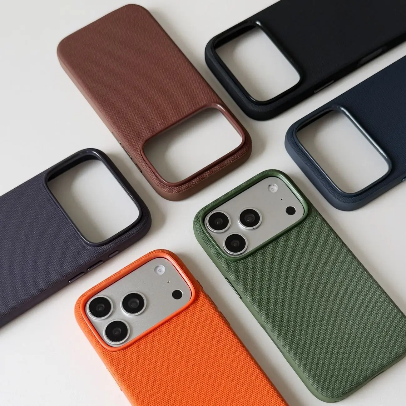 Creative Magnetic Woven Texture Smartphone Casing, Compatible with iPhone 13 Plus/14/15/16 Pro/17 Pro Max, Soft Skin-Friendly, Full Shockproof, Scratch & Drop Resistant, Slim Fit, Handheld Devices Protection Cover, Accessories