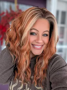 AISOM Mila Copper Blonde Water Wave Wig 16" 13x4 Free Part Lace Front Wig with Scandinavian Hairline Low Density Natural Looking Heat Friendly Synthetic Wig