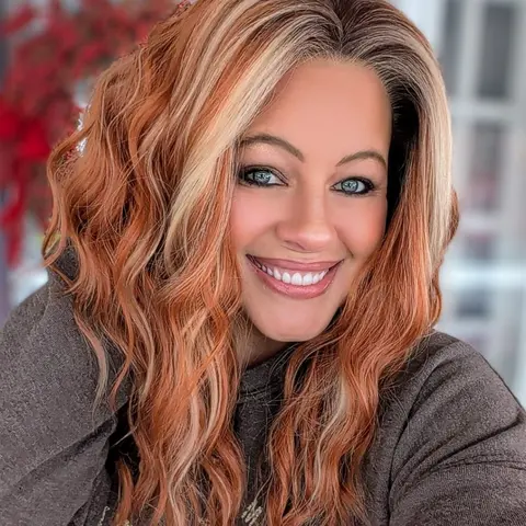 AISOM Mila Copper Blonde Water Wave Wig 16" 13x4 Free Part Lace Front Wig with Scandinavian Hairline Low Density Natural Looking Heat Friendly Synthetic Wig