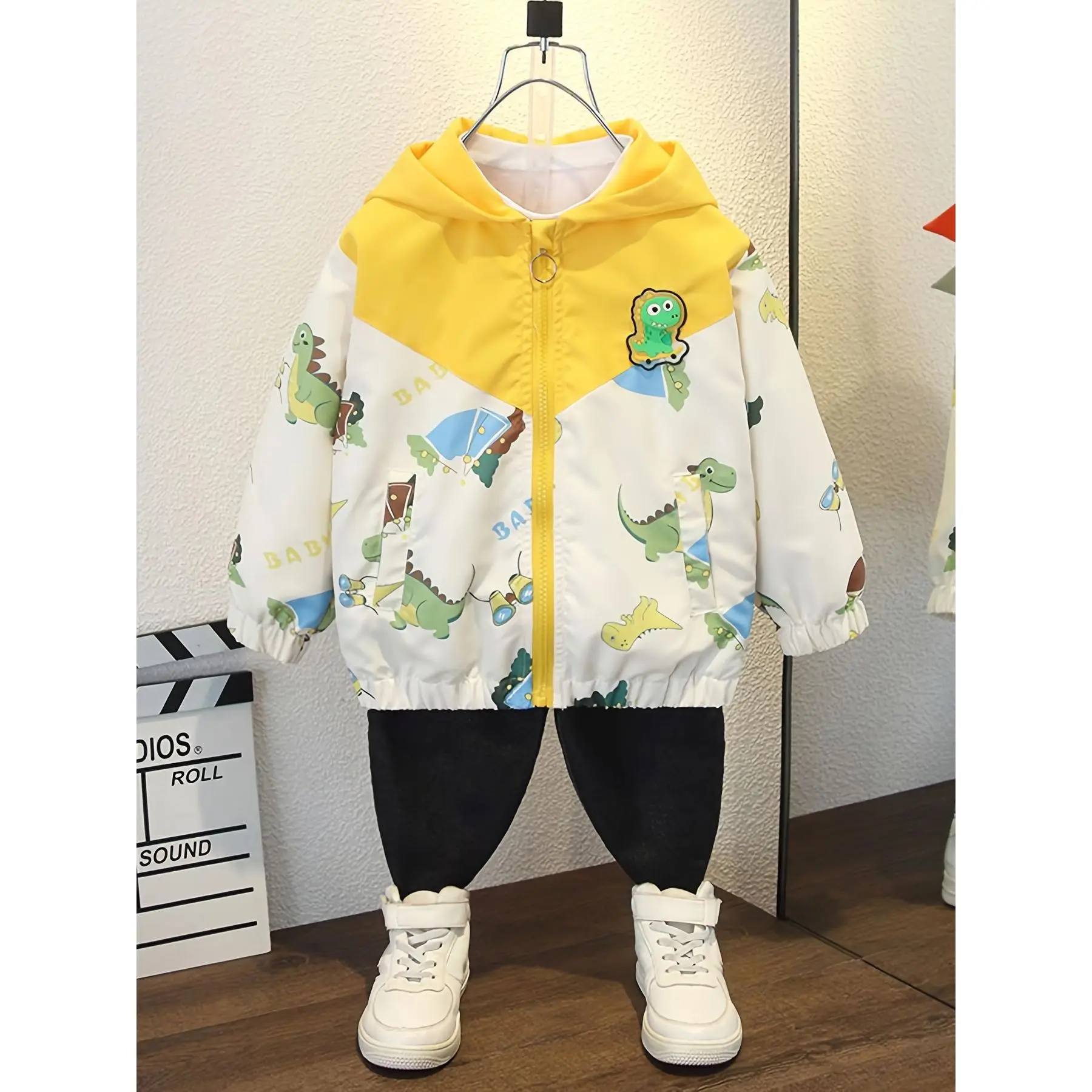 Boys' Dinosaur Hooded Zipper Front Jacket - Animal-Themed, Cartoon, Character-Themed, Child-Sized Dino Print Loose Fit Spring/Fall Outerwear, Easy Hand Wash Casual Playwear Coat, Animal-Themed Boys' Jackets, Cartoon Boys' Jackets