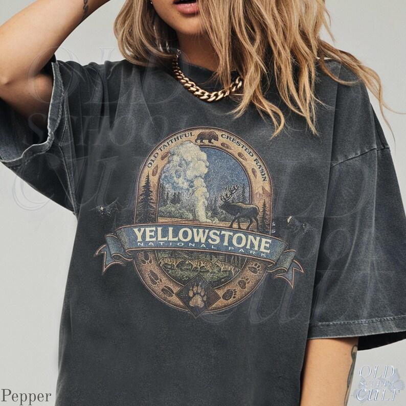 Comfort Colors Yellowstone National Park Vintage 90s Stlye T-Shirt, Wildlife Graphic Tee with Elk Bear, 90s Hiking Nature Shirt