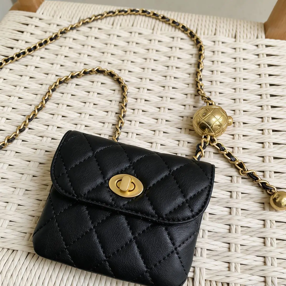 Chic Quilted Belt Bag for Women, Convertible Crossbody with Luxury Chain Strap, Mini Shoulder Bag for Evening or Travel, Luxury Chain Strap Women's Crossbody & Shoulder Bags, Mini Pack Women's Crossbody & Shoulder Bags