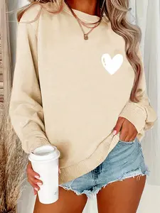 Women's Heart Print Crew Neck Sweatshirt, Casual Long Sleeve Pullover for Spring & Fall, Fashion Women's Top for Daily Wear