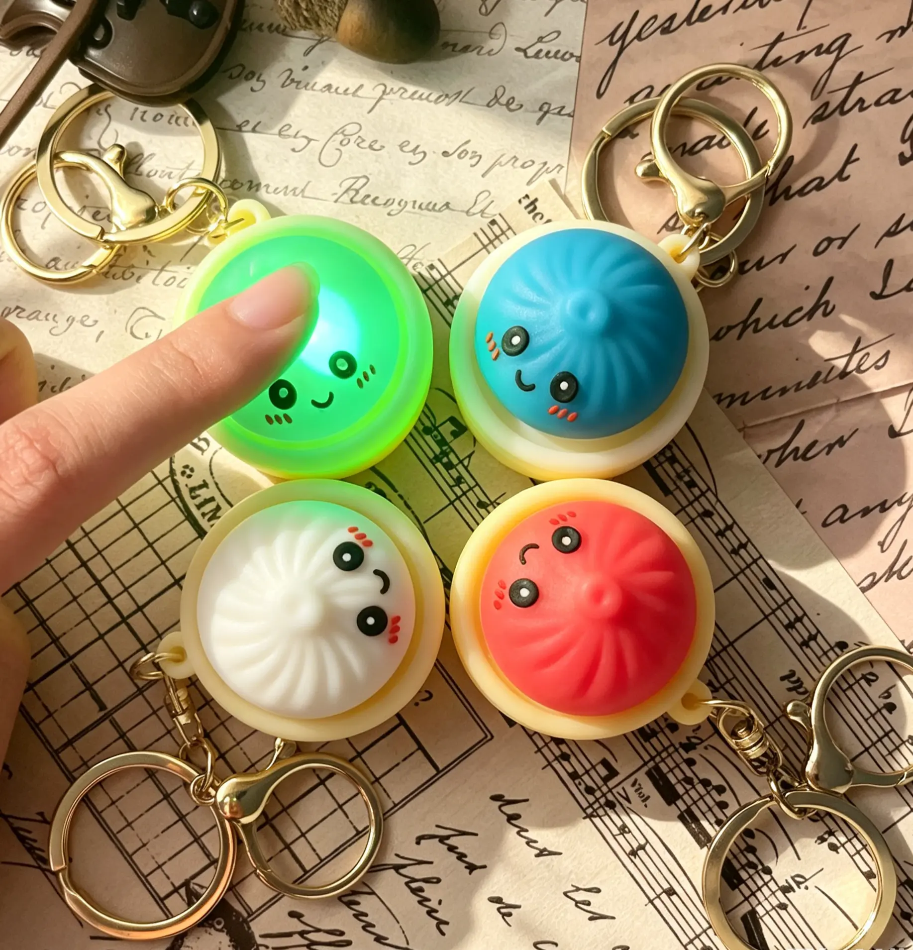 Kawaii Cartoon Dumpling Keychain, Glow in the Dark Squeeze Toy for Stress Relief - Casual Fidget Accessory with Buckle for Adults & Children, Kawaii Accessories, Anxiety Relief, Adorable, Food