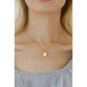 Pearl Pendant Necklace-Gold