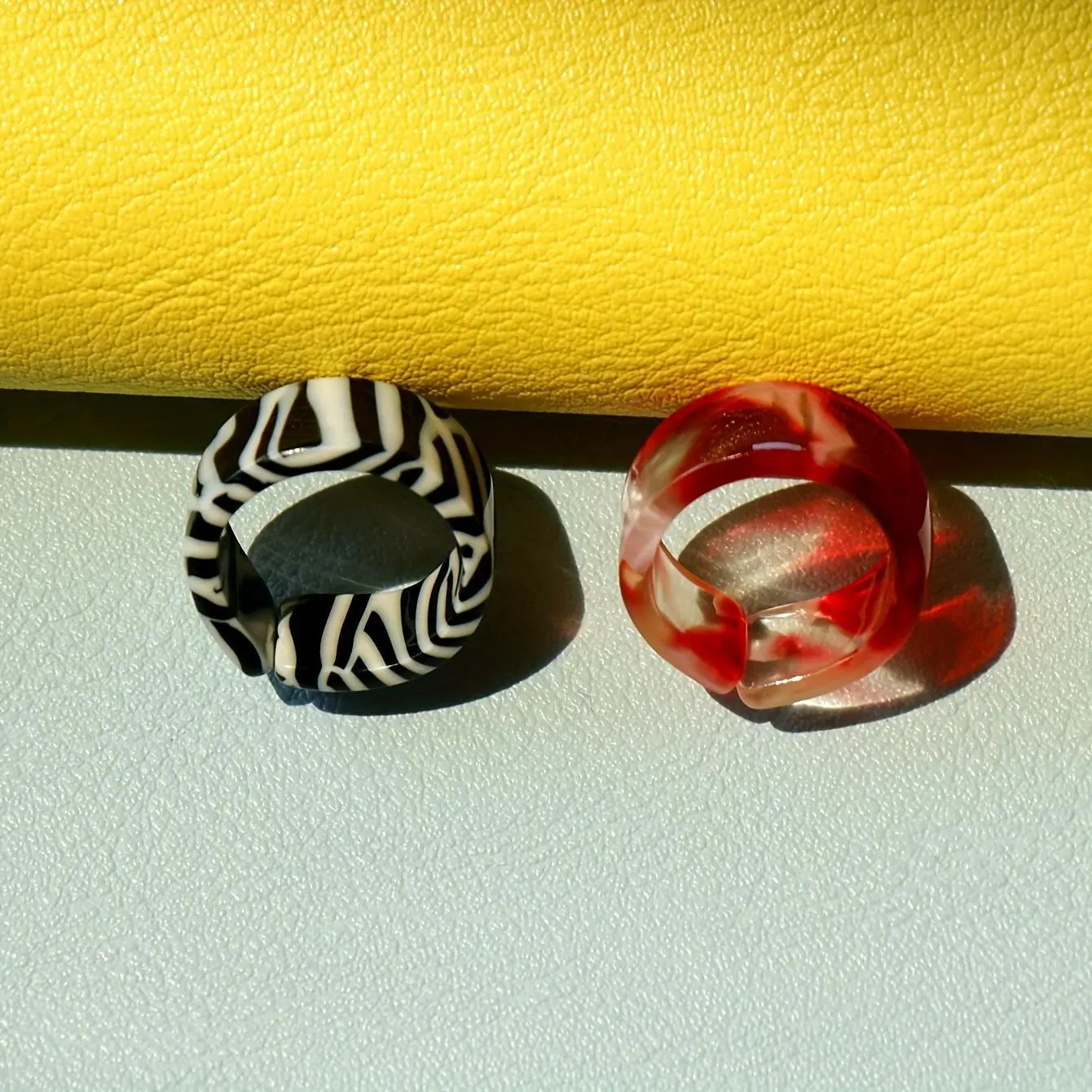 2pcs Zebra Pattern Clear Red Acrylic Open Ring Set Women Holiday