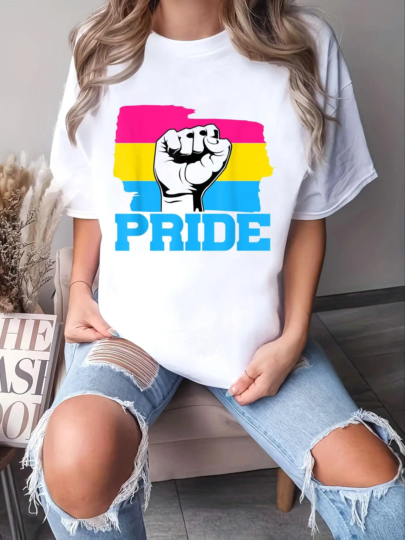 Casual Graphic T-Shirt with Pansexual Pride Fist, Unisex 100% Cotton Loose Fit Round Neck Top, Stylish Shortsleeve Clothes for Layering with Jackets, Style