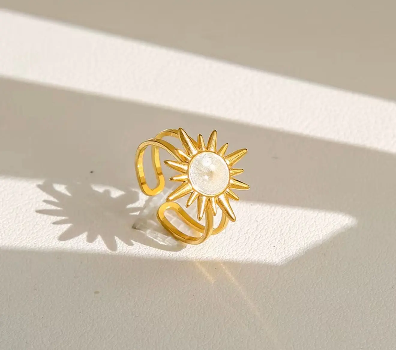 GOLD SUNBURST RING