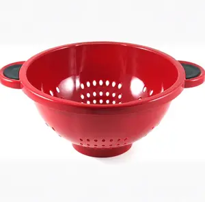 Farberware 5 Quart Soft Grips Colander Red 1 Piece Large Perforations Raised Feet Dishwasher Safe