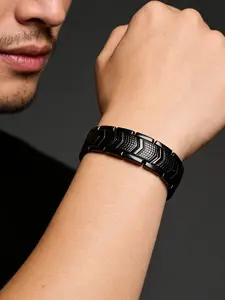 🔥Black Copper Magnetic Therapy Bracelet - Natural Pain Relief for Muscles & Joints, Improve Circulation, Geometric Engraved Style, Comfortable Clasp, Ideal Gift for Wellness Enthusiasts