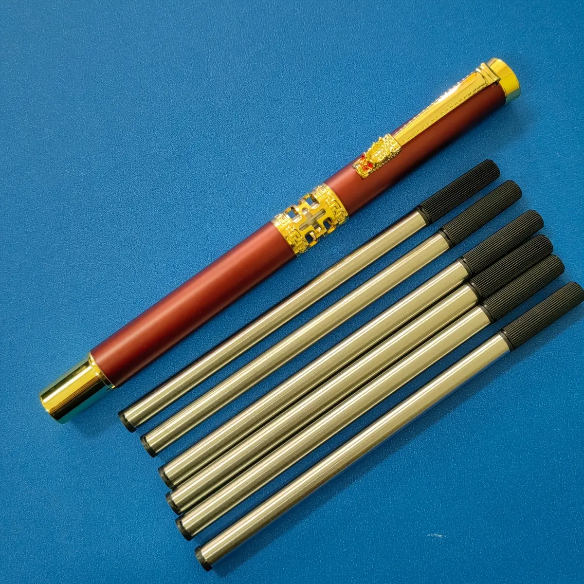 1 red pen + 6 black refills