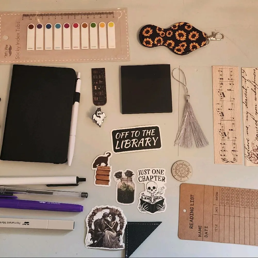 LeeLou's Deluxe Bookish Bundle