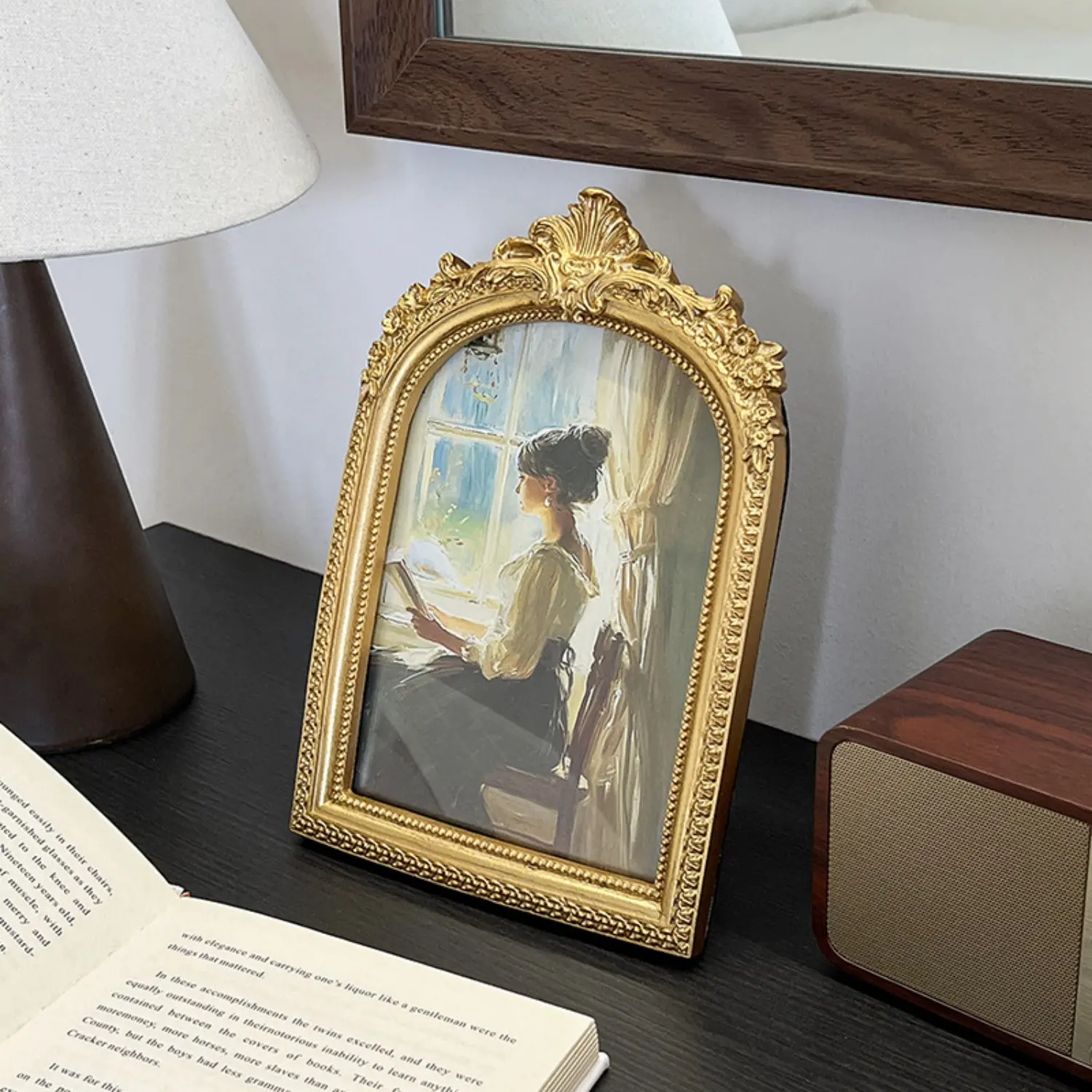 Sturdy Vintage Gold 4x6 in Rectangle Photo Frame - Indoor Home Decor for Tabletop Mount, Wall Mount, Housewarming Gift (No Assembly Required)
