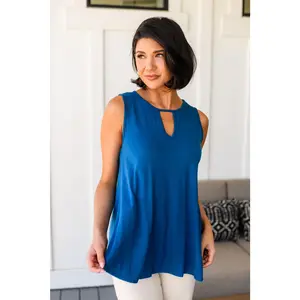 Greater than Great Keyhole Detail Tank in Teal