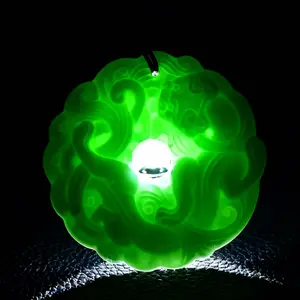 Green Jade Hand-Carved Dragon Hollow Jade Pendant Necklace Fashion Chinese Amulet Women Man'S Lucky Necklace Jewelry Gift Natural stone Pixiu Pendant Jewelry Men and Women Agate Safe Buckle Necklace Natural Stone Attracts Wealth Pendant Pi QiuPendant