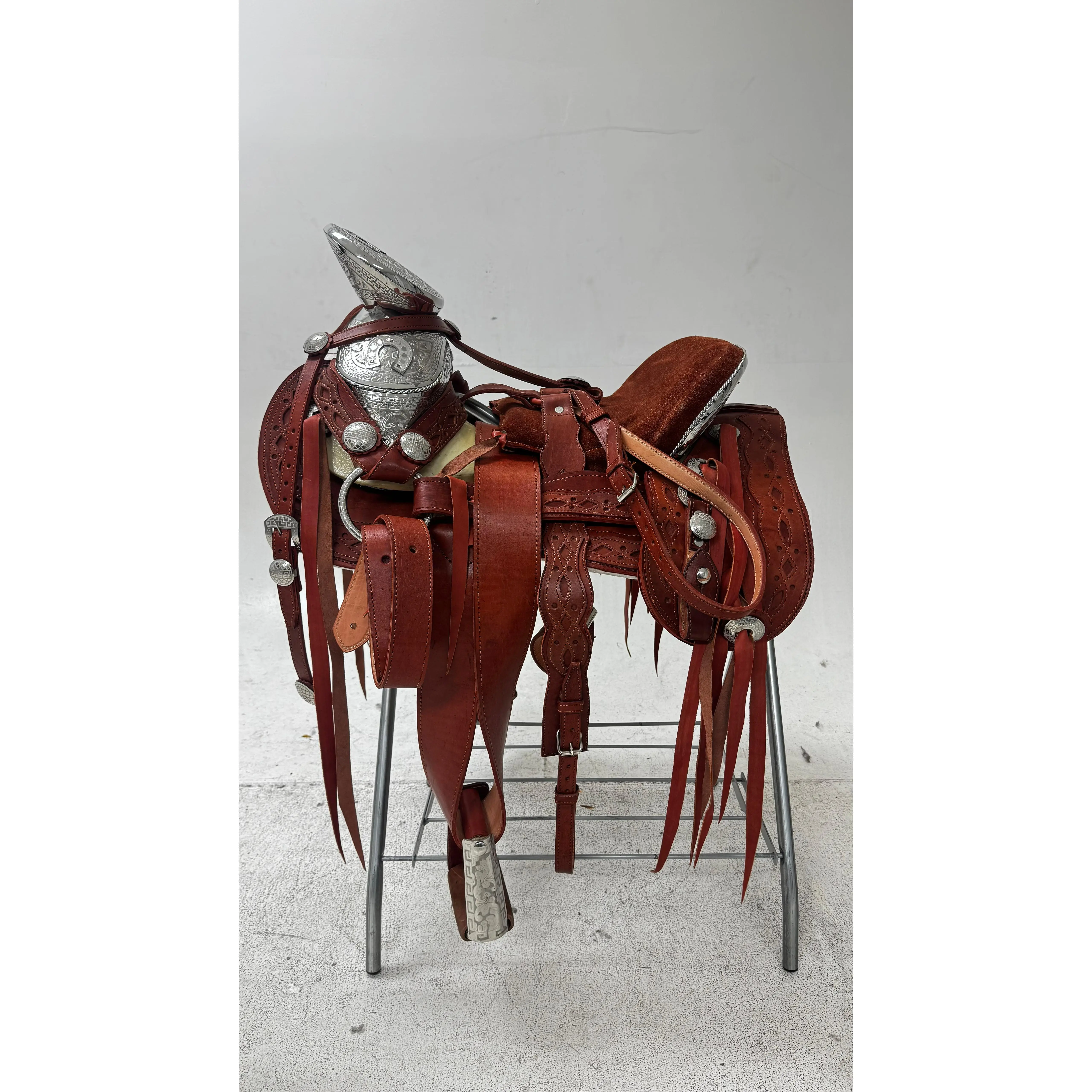 Charro Saddle – Chestnut Leather with Silver Engraved Accents (15.5”)