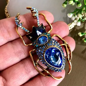 Beetle Insect Design Men's Women's Brooch Pins，Baroque Luxury Simulation Beautiful Jewelry，Wedding Party Holiday Couple Gifts