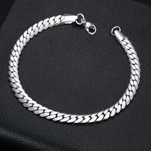 Fashionable, Simple, Atmospheric, Flat, Encrypted Cuban Chain Men's Stainless Steel Bracelet Suitable for Hip-hop Rock Parties, Perfect Holiday and Birthday Gifts for Family, Friends, and Couples As Accessories