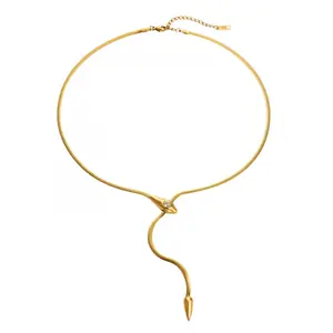 Women's 3D Snake Zircon Clavicular Necklace, 42cm Titanium Steel Clavicle Chain, Vintage Luxury Animal Shape Jewelry, Gold-Tone Metal Necklace Matching Heart Charm Bracelet, 3D Snake Necklaces, Animal Shape Necklaces
