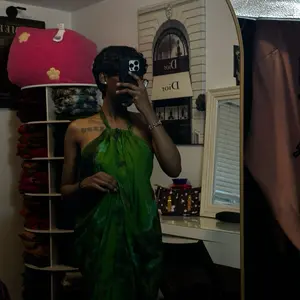 Green Kenyan Backless Dera - Authentic Kenyan Style with No Back