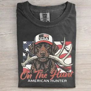 On The Hunt American Hunter T-Shirt, Retro 80s Chocolate Lab Graphic Tee , Vintage Hunting Dog Apparel, Unisex Fit Design, Gift for Men and Women