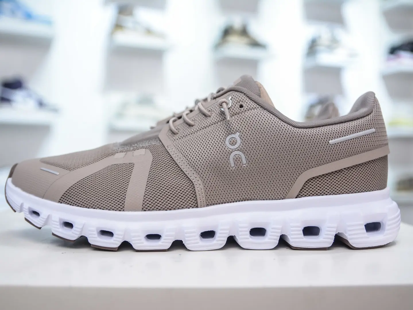 Mocha Brown Earth-toned Hollow Thick-soled Running Shoes, steady versatile warm palette fits commuting trips and retro casual outfits
