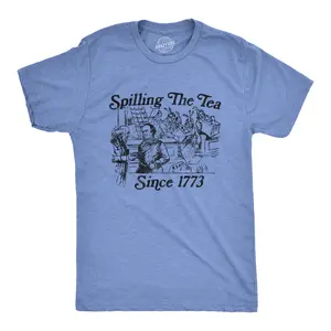 Mens Spilling The Tea Since 1773 T Shirt Funny US History Boston Tee Party Graphic Tee Mens Funny T Shirts Cool Vintage Fashion T-Shirt Gift Classic Menswear Patriotic Apparel for Men Novelty Tees for Guys Light Blue