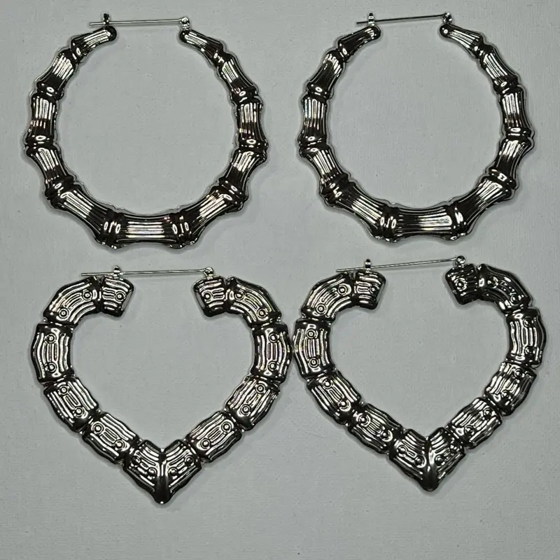 Junk earrings