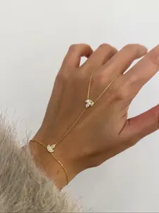 Elegant Leaf Design Fingerless Bracelet, Bridal Accessory with Sparkling Diamonds, High-End Simple Style Hand Back Chain for Women