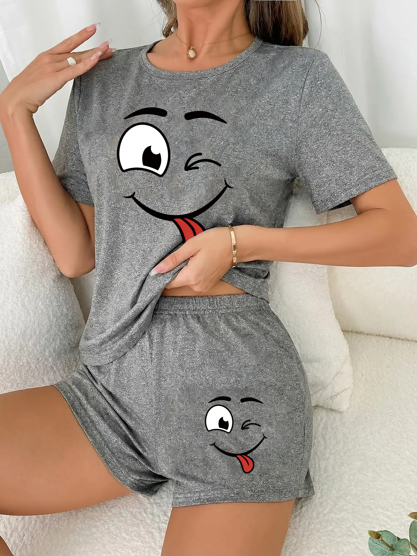 Women's Cartoon Smile Face Print Funny Pajamas Set Pjs Pyjamas, Loose-Fitting Casual Sleepwear, Comfortable Nightgown for Women, Soft and Cozy Homewear