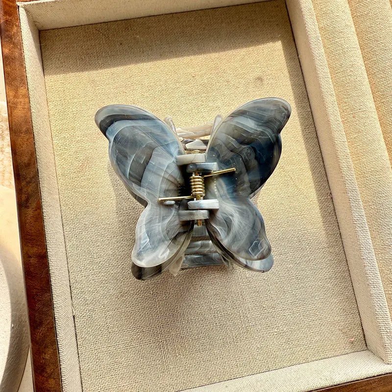 Double layered butterfly (gray blend)