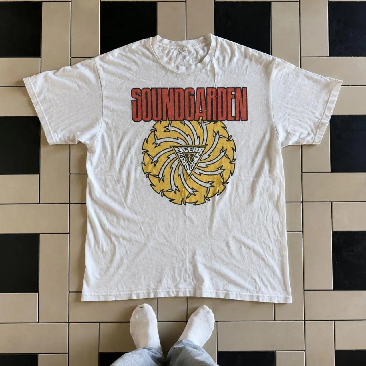 Soundgarden Band T-Shirt - Vintage Badmotorfinger Rock Graphic Tee, White Grunge Heavy Metal Unisex Short Sleeve Top
