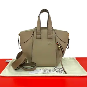 Pre-owned Loewe Calfskin Shoulder Bags Hammock Compact Leather 2way Bag