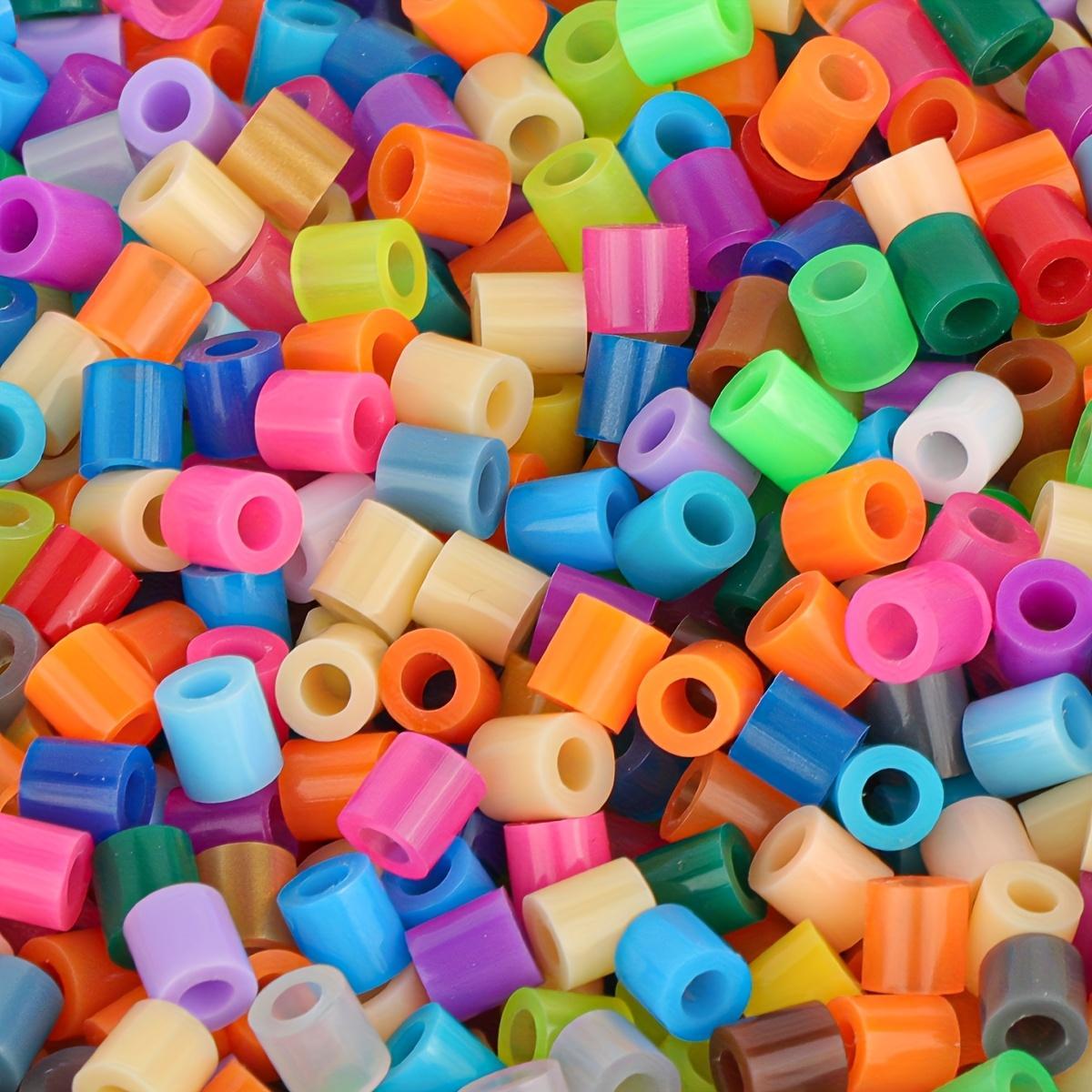 2500pcs And 5000pcs Mixed Color Melting Bead Kits, Transparent Plastic Storage Bucket with a Pegboard, Various Patterns As Per The Instruction Manual, 4pcs Keychain Additions, Gifts for Birthdays, Graduation Season, Back-To-School Season