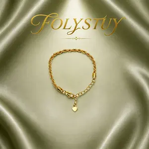 [FOLYSTUY (W180)] Adjustable Twisted Rope Chain Bracelet with Heart Charm Chic Gold-Tone Rope Chain Bracelet with Extension