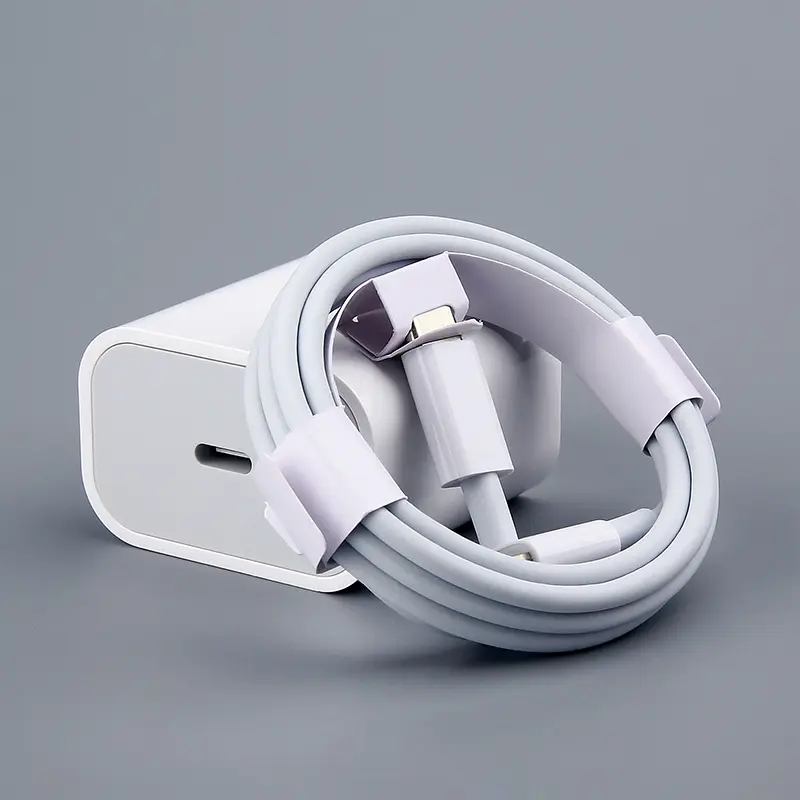 PD 12W Type-C Phone Charger with 1-Meter iPhone Charging and Data Cable, Compatible with iPhone 14, 14 Pro, 13, and iPad, with Short-Circuit Protection and Fast Charging