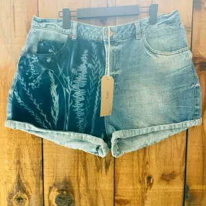 ASOS Denim Size 14 Women's Shorts - Blue Jean with Leaf Pattern, Front Zipper Closure - Womenswear