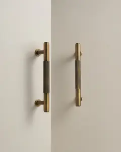 GRAMERCY FLUTED BRASS CABINET PULL IN ANTIQUE BRASS