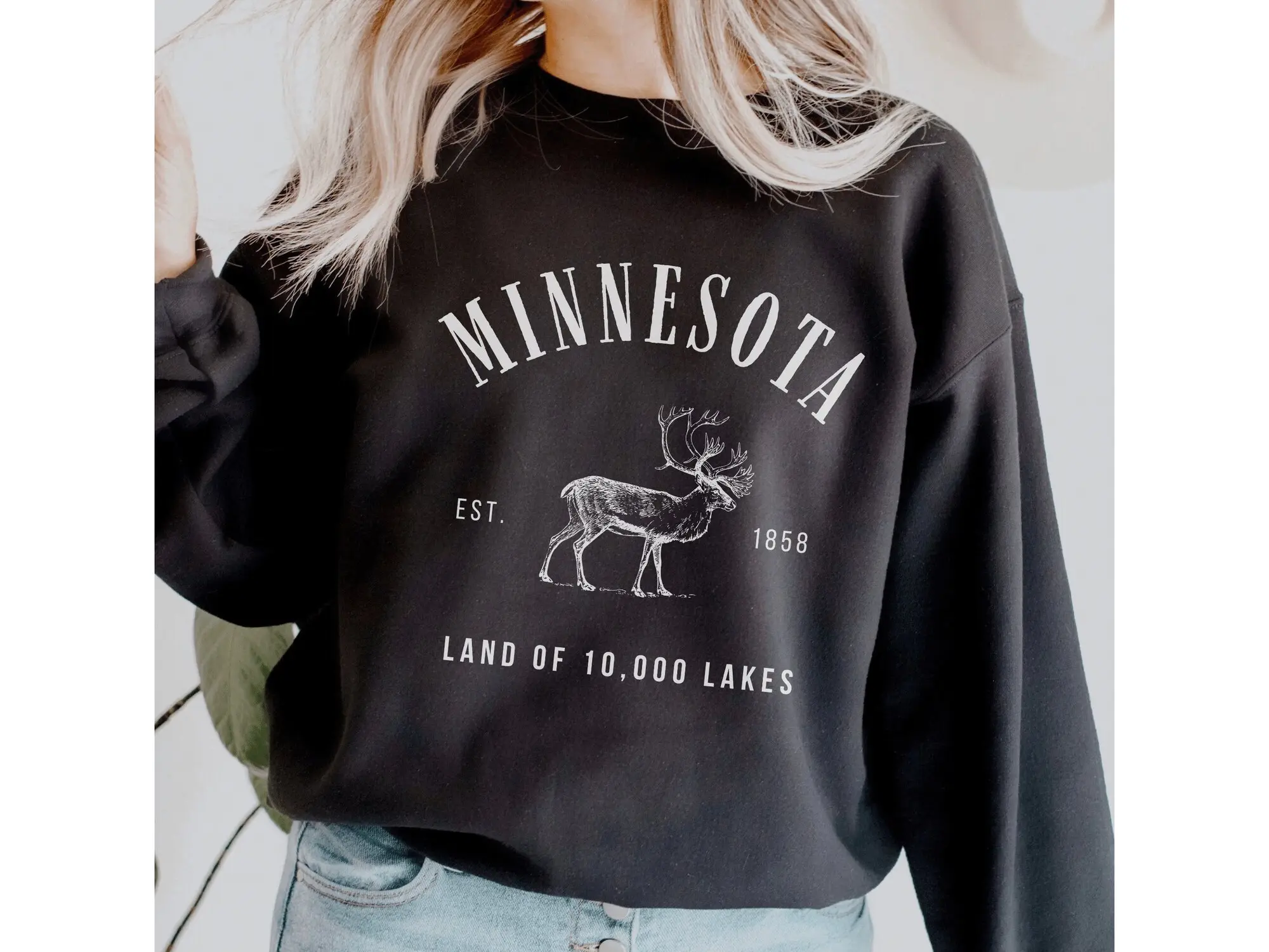 Minnesota Sweatshirt - Minnesota Sweater - Minnesota State Shirt - Minnesota Deer Crewneck - Minnesota Vacation Gift - Minnesota Pullover