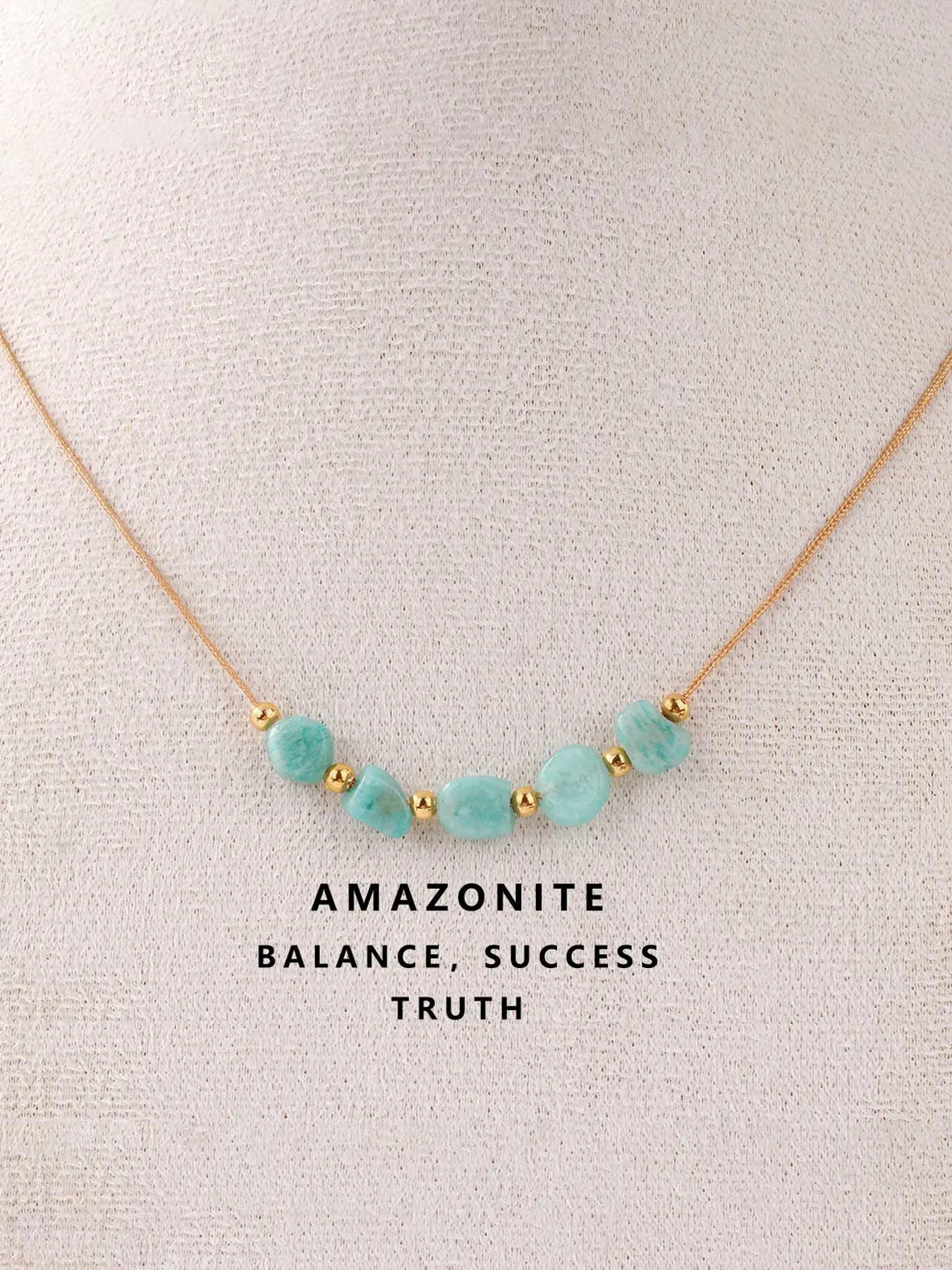Women's Natural Blue Crystal Necklace Pendant, Hand Selected Crystals, Unique Crystal Design, Adjustable Chain Design, Enhances Communication & Luck, Perfect Gift for Special Occasions, Crystal Jewelry