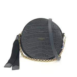 Pre-owned GIVENCHY Leather Shoulder Bags 7.09'' R1329 Shoulder Bag C1363140130 0709 T3 Mia