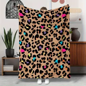 Luxurious faux fur leopard-patterned throw blanket - suitable for sofas, beds, offices, camping, etc. - machine washable, suitable for all seasons
