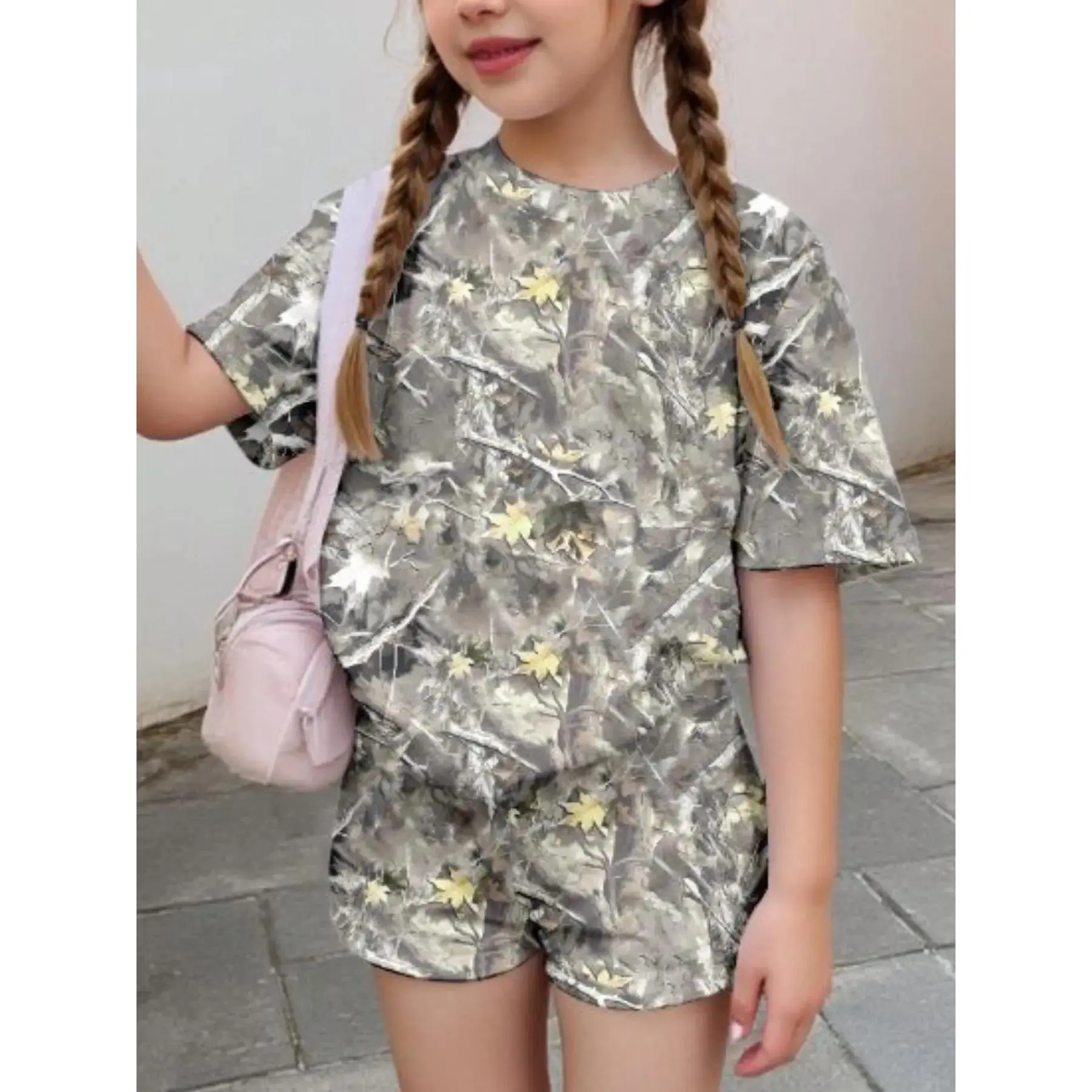 Girls' 2-Piece Camouflage Set, Teen Girls Clothes, Summer Casual Minimalist Short-Sleeve Camo Leaf Print Top & Shorts Youth Fashion Outfit, Cool Short Sleeves, Leaf Camo Detail